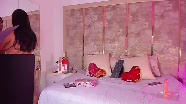 BellaWilliams  online show from May 14, 2026, 4:20 am