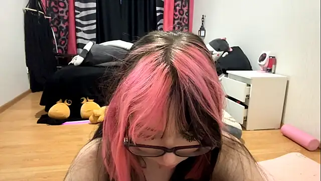 WifeAileen online show from May 11, 2026, 4:04 pm