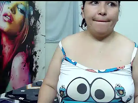 Snapshot of ZoeThorner chatting on April 16, 2026, 12:17 pm ZoeThorner online show from April 16, 2026, 12:17 pm