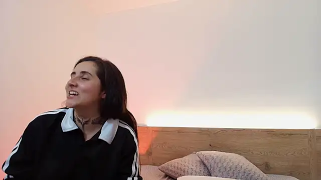 Snapshot of Elisa_n_Emma chatting on April 28, 2026, 8:24 pm Elisa n Emma online show from April 28, 2026, 8:24 pm