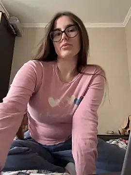 Lindasix online show from April 3, 2026, 10:22 am