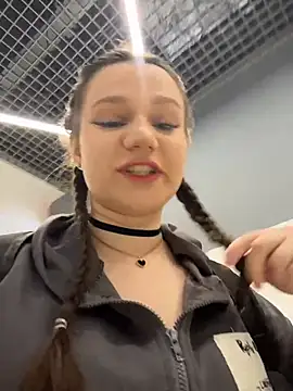 LilMisa online show from April 4, 2026, 5:47 am