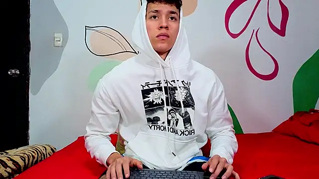 Myke sexy online show from April 17, 2026, 4:32 pm