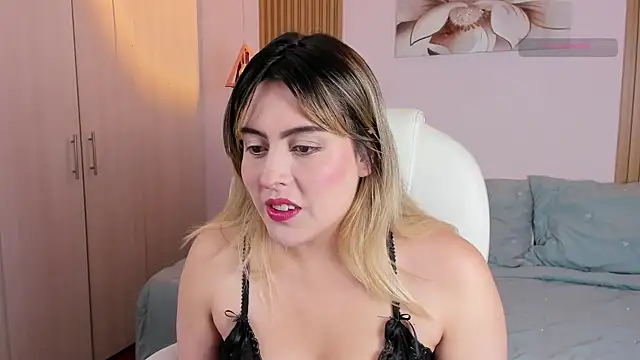 jenny Dream  online show from April 18, 2026, 8:20 pm
