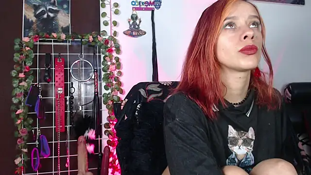 Snapshot of Lexxii_hot_col chatting on June 18, 2026, 4:12 pm Lexxii hot col online show from June 18, 2026, 4:12 pm