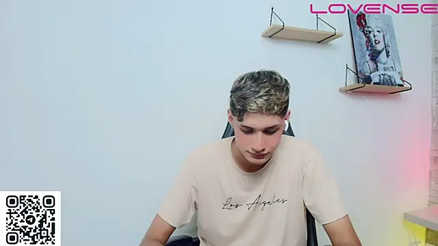 Snapshot of flaquito___ chatting on May 13, 2026, 8:27 pm flaquito online show from May 13, 2026, 8:27 pm