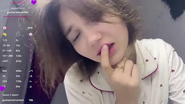 Snapshot of Cute_Capricee chatting on April 19, 2026, 10:05 am Cute Capricee online show from April 19, 2026, 10:05 am