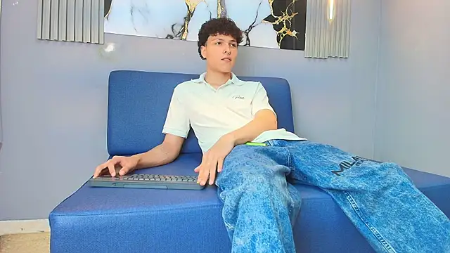 Snapshot of GOMEZZ_07 chatting on April 6, 2026, 8:10 pm GOMEZZ 07 online show from April 6, 2026, 8:10 pm