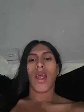 Snapshot of luna_duque chatting on June 12, 2026, 8:28 pm luna duque online show from June 12, 2026, 8:28 pm