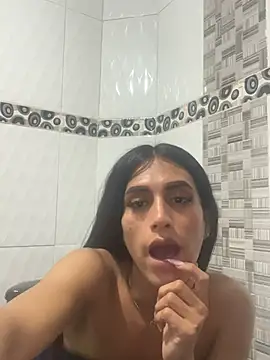 Snapshot of luna_duque chatting on May 24, 2026, 8:53 pm luna duque online show from May 24, 2026, 8:53 pm