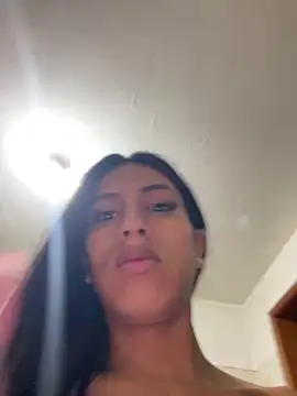 Snapshot of luna_duque chatting on June 4, 2026, 12:32 pm luna duque online show from June 4, 2026, 12:32 pm