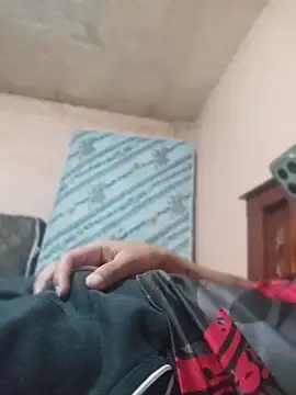 Snapshot of Alcon347 chatting on April 5, 2026, 4:35 pm Alcon347 online show from April 5, 2026, 4:35 pm