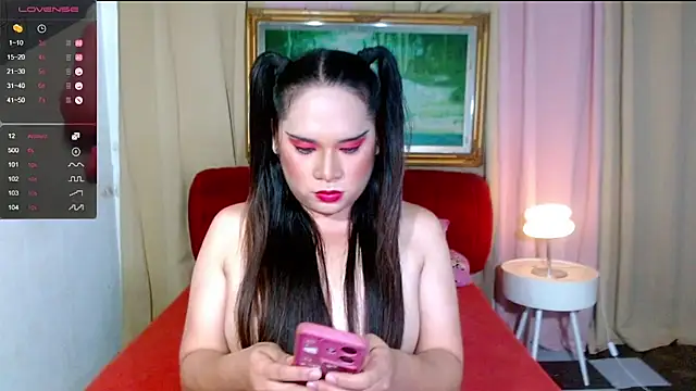 HugeCumRainSamantha online show from April 10, 2026, 1:51 pm