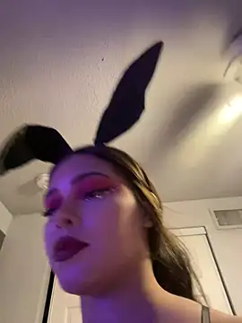 mariex83 online show from April 30, 2026, 2:51 am