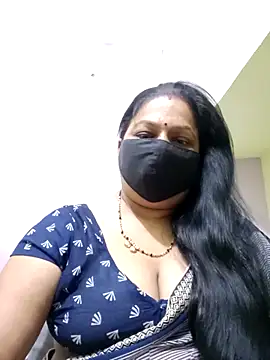 PINKI 024 online show from May 10, 2026, 5:44 am