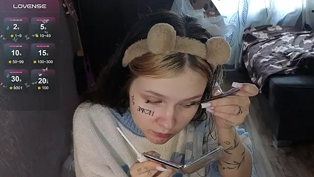 Liaa Lii online show from April 14, 2026, 10:20 am