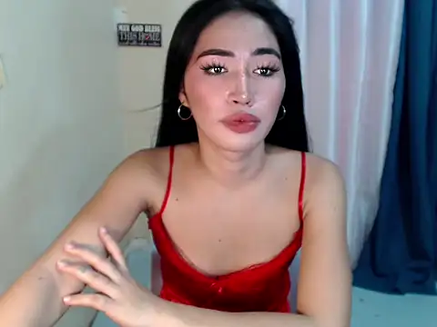 Snapshot of urasiankylie chatting on May 12, 2026, 7:53 pm urasiankylie online show from May 12, 2026, 7:53 pm