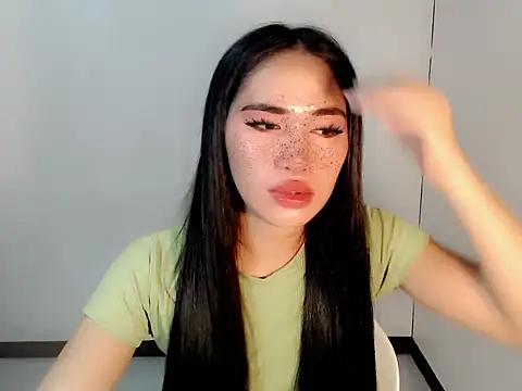 Snapshot of urasiankylie chatting on April 23, 2026, 5:03 pm urasiankylie online show from April 23, 2026, 5:03 pm