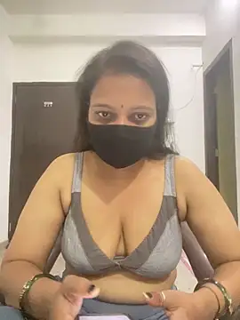 Monika 6999 online show from May 25, 2026, 6:17 pm