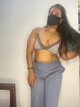 Monika 6999 online show from May 3, 2026, 7:35 am