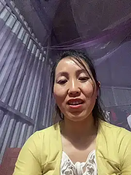 Snapshot of Huonglyna chatting on April 18, 2026, 3:14 pm Huonglyna online show from April 18, 2026, 3:14 pm