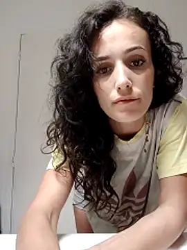 Lolaa92i online show from April 9, 2026, 8:59 pm