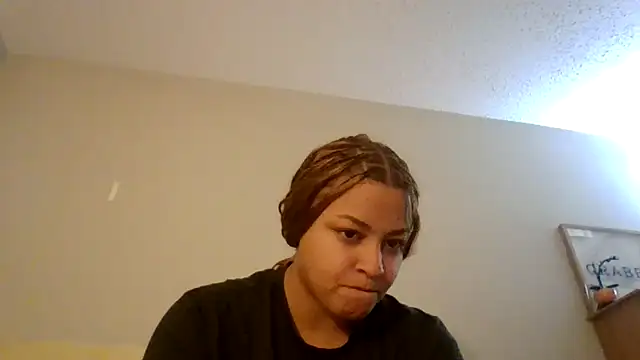 Snapshot of madzbailey chatting on April 19, 2026, 4:19 pm madzbailey online show from April 19, 2026, 4:19 pm