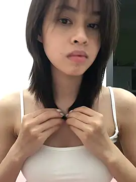 Snapshot of Yenlisu3Zie chatting on April 21, 2026, 1:50 pm Yenlisu3Zie online show from April 21, 2026, 1:50 pm