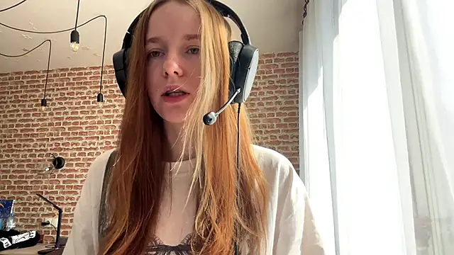 ElinRima online show from April 4, 2026, 10:33 am