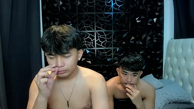xloverbigcock online show from April 6, 2026, 4:46 am