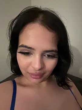 MiaKittyx0 online show from April 23, 2026, 1:56 am