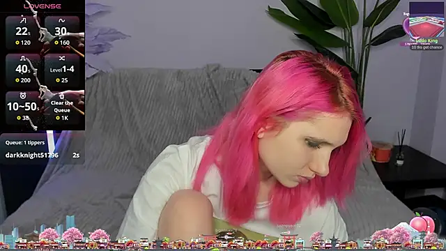 Snapshot of Kitty_Blondie chatting on April 16, 2026, 9:39 pm Kitty Blondie online show from April 16, 2026, 9:39 pm