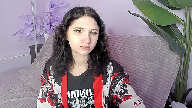 Snapshot of Kitty_Blondie chatting on May 26, 2026, 3:04 am Kitty Blondie online show from May 26, 2026, 3:04 am