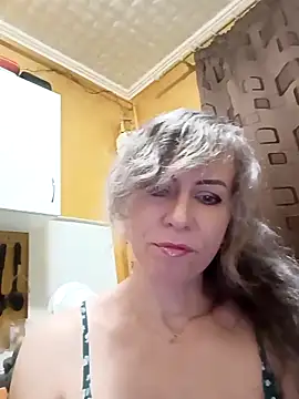 Snapshot of TaynaSecret chatting on May 1, 2026, 8:36 pm TaynaSecret online show from May 1, 2026, 8:36 pm