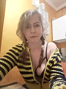 Snapshot of TaynaSecret chatting on April 6, 2026, 8:43 pm TaynaSecret online show from April 6, 2026, 8:43 pm
