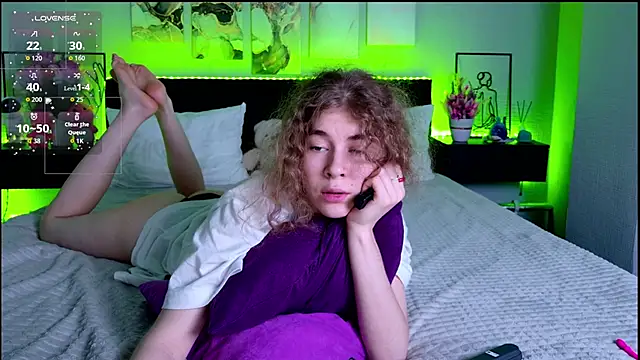Snapshot of Girl_Next_Door_18 chatting on June 3, 2026, 6:45 pm Girl Next Door 18 online show from June 3, 2026, 6:45 pm