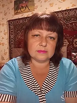 Snapshot of AuroKaria chatting on June 12, 2026, 4:27 pm AuroKaria online show from June 12, 2026, 4:27 pm