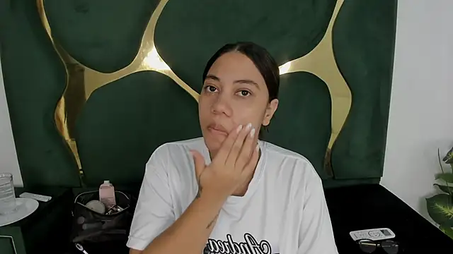 Snapshot of Daphne_cuteht chatting on May 23, 2026, 8:41 pm Daphne cuteht online show from May 23, 2026, 8:41 pm