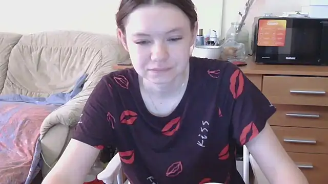 JessicaHolland1 online show from May 22, 2026, 9:18 am