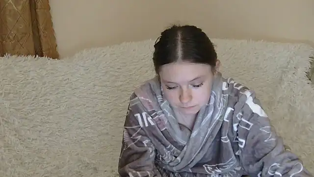 JessicaHolland1 online show from May 8, 2026, 6:56 pm