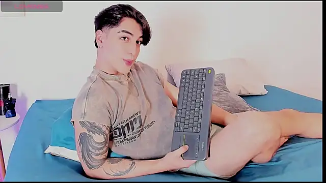 Snapshot of Thiago_angel chatting on May 12, 2026, 2:30 am Thiago angel online show from May 12, 2026, 2:30 am