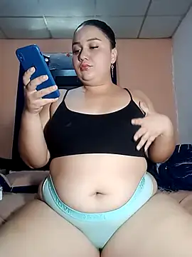 Snapshot of Marialae2735 chatting on May 3, 2026, 5:38 pm Marialae2735 online show from May 3, 2026, 5:38 pm