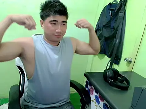 Snapshot of Hunkfireman chatting on May 23, 2026, 12:53 am Hunkfireman online show from May 23, 2026, 12:53 am