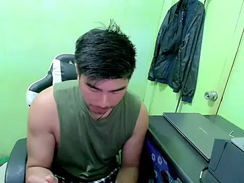 Snapshot of Hunkfireman chatting on May 13, 2026, 11:45 pm Hunkfireman online show from May 13, 2026, 11:45 pm