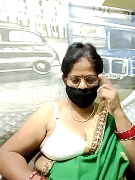 Snapshot of SEEMA_012 chatting on April 18, 2026, 5:10 am SEEMA 012 online show from April 18, 2026, 5:10 am