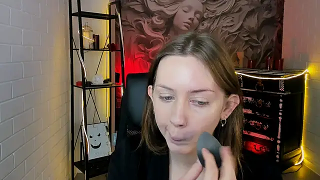 MeganClapp online show from April 18, 2026, 5:10 am
