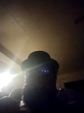 charlieec389 online show from April 4, 2026, 7:04 am