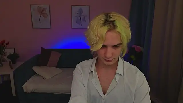 JameMilann online show from April 21, 2026, 8:37 pm