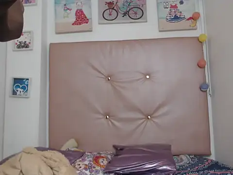 Aleja Scoott  online show from April 5, 2026, 5:19 pm