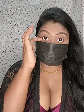 Romantic Woman online show from May 30, 2026, 6:46 pm